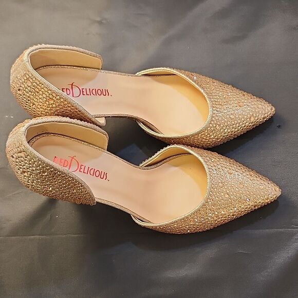 BRAND NEW RED DELICIOUS SATIN D'ORSAY GLAMOROUS STUDDED EMBELLISHMENTS PUMP - Picture 4 of 16